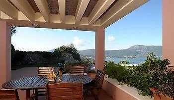 アパートホテル Nikolaos House 2*