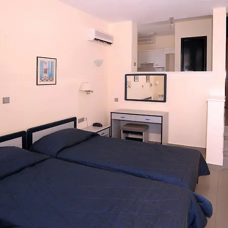 Nikolaos House アパートホテル