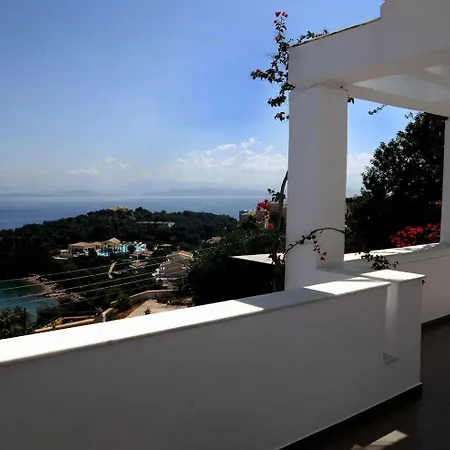 Nikolaos House Апарт-отель Коммено