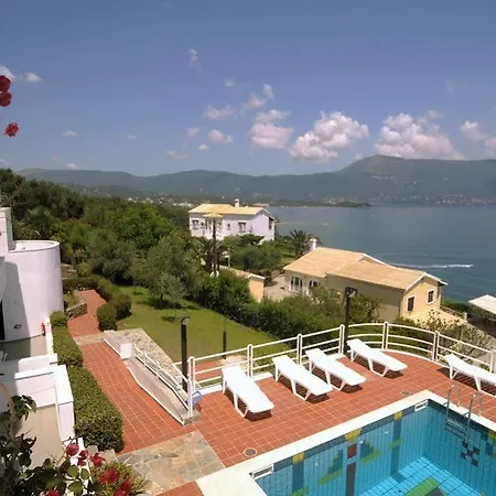 Nikolaos House 2* Коммено